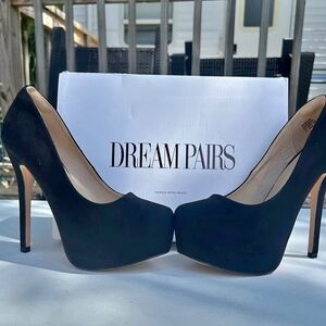 Dream Pairs Classic Black Heels
